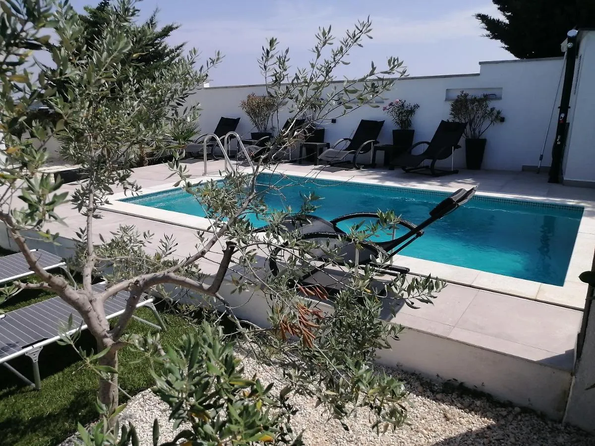 Elena Villa Pomer Croatia